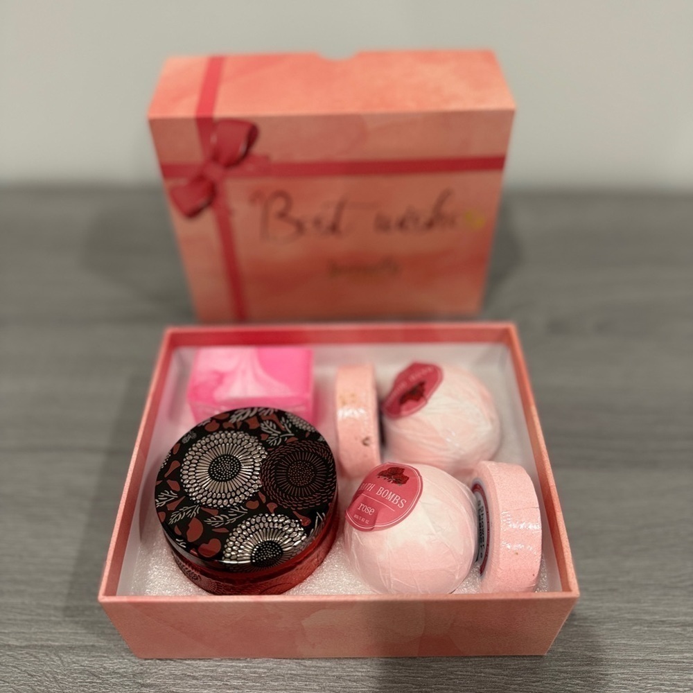 Rose Scent Gift Box Set - Bath Bombs, Soy Candle, Soap, Shower Steamers